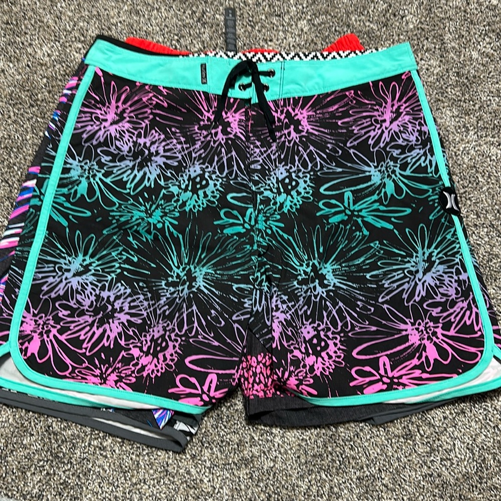 Men’s Hurley Board Shorts *33